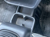 手の届きやすい位置に設置されたドリンクホルダーです。