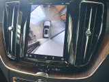 更に360&deg;ビューの単独表示も可能です 車を上から見下ろしたように車外を確認できるため、一切の死角がない状態で駐車が可能です