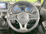 【純正革巻きステアリング】上質な革を使用することで、手にしっかり馴染みとても運転しやすいハンドルです♪