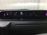 とっても見やすいメーターです。夜間時はラグジュアリーな気分にさせてくれる照明が魅力ですので、夜のドライブも楽しみになりますよ♪