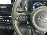 運転中、オーディオの操作をしてて、ハッとしたことはありませんか?ステアリングスイッチは、運転中でもハンドルでオーディオの操作が可能です。安全なドライブをサポートします。