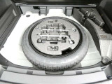 【応急用タイヤ】応急用タイヤが付属します。こちらもしっかりと点検してお渡しいたします。