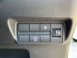 踏み間違い防止やエマージェンシーブレーキなど、毎日の運転をしっかりサポートしてくれる機能付で安心☆