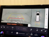 バックモニター付なので後退時に後方が見えるので安心。 車は構造上、死角がたくさんなので万が一を考えると必須ですね。 あくまで補助の為の装備、バックは目視で確認する事が重要ですよ。