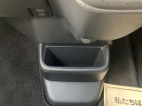 足元には収納が用意されています