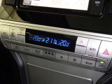 左右独立温度コントロールフルオートエアコンです。運転席、助手席それぞれで独立して温度設定ができます。冷え性の方が乗っても安心ですね♪