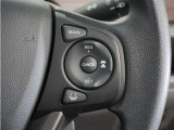 ◆アダプティブクルーズコントロール◆予め設定した車速内でクルマが自動的に加減速。前走車との適切な車間距離を維持しながら追従走行します。【LKAS】車線維持支援システムでステアリング操作を支援。