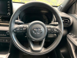 インテリアに合わせたデザインのステアリングは、運転される方のことも考え、運転しやすい形状、大きさです。是非一度、実際に触ってお確かめください。