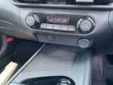 オートエアコンが装備されております。