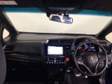 【前方視界】開放的な前方視界!運転がしやすく疲れにくいです♪窓が大きく、見通しがとっても良いおクルマですよ♪
