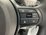 【アダプティブ・クルーズ・コントロール】予め設定した車速内でクルマが自動的に加減速。 前走車との適切な車間距離を維持しながら追従走行し、高速道路でのドライバーの疲労を軽減してくれる嬉しい機能付♪