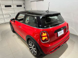 MINIを熟知したメカニックによる100項目の点検・整備を行います。不具合箇所、交換時期に達している部品に関しましては、全て弊社負担で交換してからのご納車となります。