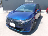 正面からの見た目も、スッキリ飽きの来ないデザインです。