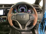 ハンドルにHondaセンシング系のクルーズコントロールやレーンキープアシストなどのスイッチと、オーディオの操作スイッチが装備されています。ハンドルから手を離さず安全に操作できます。