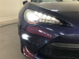 LEDヘッドライトです。デザイン性がよくとても明るいので、夜間の走行や悪天候でも安心です。しかも長寿命!
