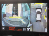 パノラミックビューモニター付きです。車両を上から見たような映像をディスプレイオーディオ画面に表示。運転席からの目視だけでは見にくい、車両周辺の状況をリアルタイムでしっかり確認できます。