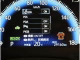 とっても見やすいメーターです。夜間時はラグジュアリーな気分にさせてくれる照明が魅力ですので、夜のドライブも楽しみになりますよ♪