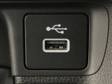 【USBポート】USBポートも装備されています♪スマートフォンのオーディオに連携も可能です。今や欠かせない装備の一つです!