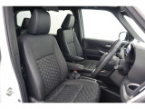 しっかりとしていて上質な座り心地のシートです。 座り心地も良くて長時間の運転も快適ですよ。 肌触りの良いシートが評判です。