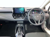 運転席周りのレイアウトをご覧ください。ナビゲーションが綺麗に装着されすっきり収まってますね!