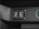 ◆両側電動スライドドア◆狭い駐車場でも乗り降りが楽々♪お子様が隣の車にドアを当ててしまう心配もございません!小さなお子様連れの方もこれで安心。