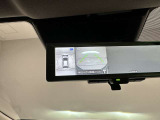 ルームミラーにクリヤーなカメラ映像で後方視界サポート!車両周囲安全確認にも役立つ、アラウンドビューモニター映像 スマート・ルームミラー装備!