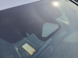 全てのクルマに車両検査証がついています。中古車オークション業界で確立された公正な基準を採用しています。トヨタ自動車によって、修復歴や状態を正しく判断できると認定された車両検査員が、1台1台検査し点数と