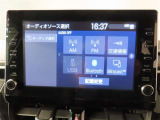 ディスプレイオーディオ 【オーディオ・ビジュアル機能】 AM/FMチューナー(ワイドFM対応)、 BluetoothR 対応(ハンズフリー/オーディオ)、 USB入力(動画・音楽再生/給電)