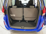 3列めを使用した場合の荷室です。