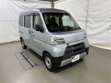 広々とした車内空間に優れた燃費性能。更にデザインも上質で人気のお車です!