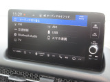 ナビゲーションはホンダコネクトディスプレイが装着されております。AM、FM、フルセグTV、Bluetoothがご使用いただけます。初めて訪れた場所でも道に迷わず安心ですね!