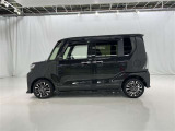 両側パワースライドドア付きだから、狭い駐車スペースなどでの 乗り降りラクラク!小さなお子さまのいるご家庭には嬉しい装備。