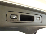 ハンズフリーアクセスパワーテールゲート(予約クローズ機能付)付きです☆