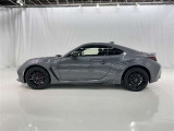 フロントからリヤまで一体感あるスタイリッシュなサイドフォルムです。