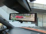 インテリジェントルームミラー。フル乗車+積載時もカメラ画像にて後方確認。心強い味方です☆