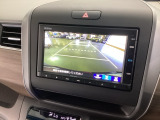 バックも安心のバックカメラ付いています。バックカメラがあると、いつでも安全にバックできますね。死角も減ります。
