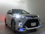 高輝度で点灯速度が速く、しかも消費電力の少ないLEDヘッドライトが装備されています!LEDの明るい光が走行中の視界の確保をサポートして、夜のドライブがより楽しく安全に運転できます♪