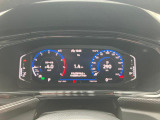 先進のデジタル液晶メーター(Digital Cockpit Pro)採用の車両です