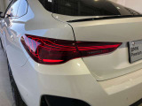 リアランプ 立体的な造形としてBMWらしい個性的なリアビューを明確化しました。