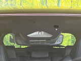 【トヨタセーフティセンス】走行中に前方の車両等を認識し、衝突しそうな時は警報とブレーキで衝突回避と被害軽減をアシスト。より安全にドライブをお楽しみいただけます。