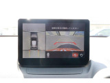 全周囲モニター付で、車庫入れも駐車もラクラクです。