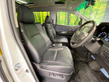 運転席シート廻りは使用感も少なく、良好な状態となっています。丁寧に使われていたことがよくわかりますね。