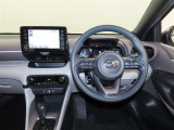 整然と纏められた操作性の良いスイッチ類。