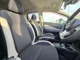 体にフィットし運転する楽しさを感じられるシートです