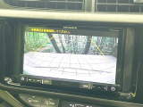 【バックカメラ】駐車時に後方がリアルタイム映像で確認できます。大型商業施設や立体駐車場での駐車時や、夜間のバック時に大活躍!運転スキルに関わらず、今や必須となった装備のひとつです!