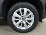 タイヤサイズは205/65R16になります。