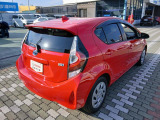 全てのクルマに車両検査証がついています。中古車オークション業界で確立された公正な基準を採用しています。トヨタ自動車によって、修復歴や状態を正しく判断できると認定された車両検査員が、1台1台検査し点数と