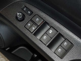 電動格納式ドアミラー・パワーウインドウを装備しています。