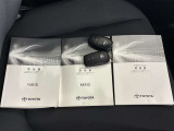 あると便利なスマートキー付きです。鍵の開閉もエンジンの始動もワンタッチでとてもカンタンです。両手がふさがってても快適です。