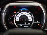 【明るく見やすいメーター】視認性が良く明るく見やすいメーター。運転者にとって見やすいメーターは運転していても疲れないですよね。